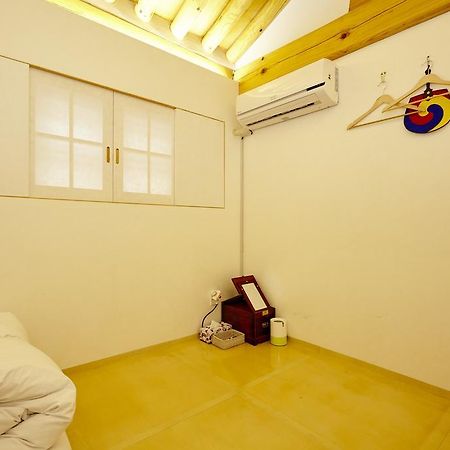 סיאול Hanok 24 Guesthouse Gyeongbokgung מראה חיצוני תמונה