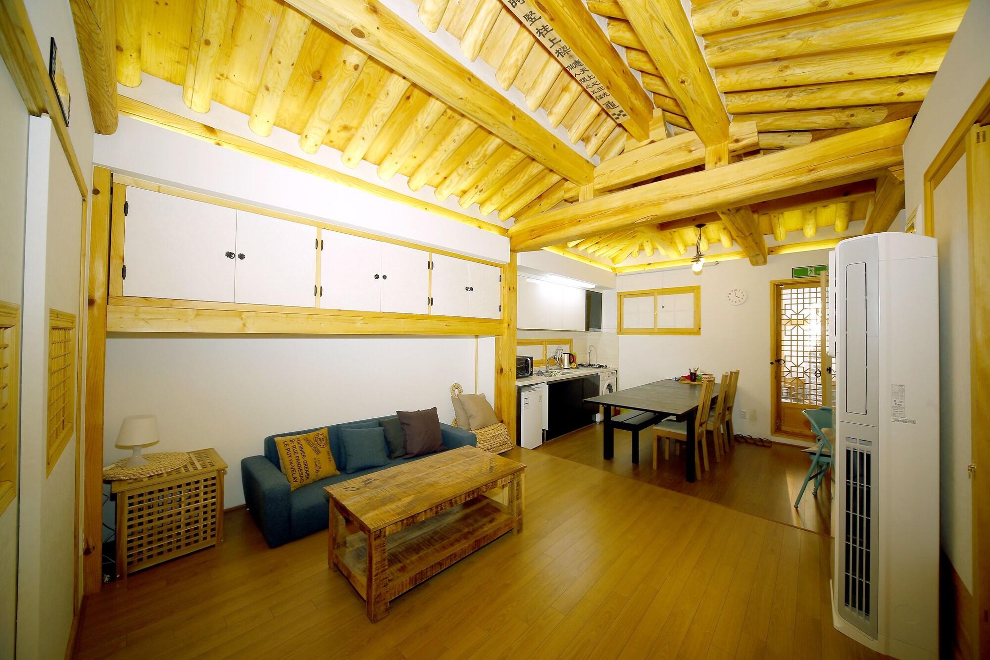 סיאול Hanok 24 Guesthouse Gyeongbokgung מראה חיצוני תמונה