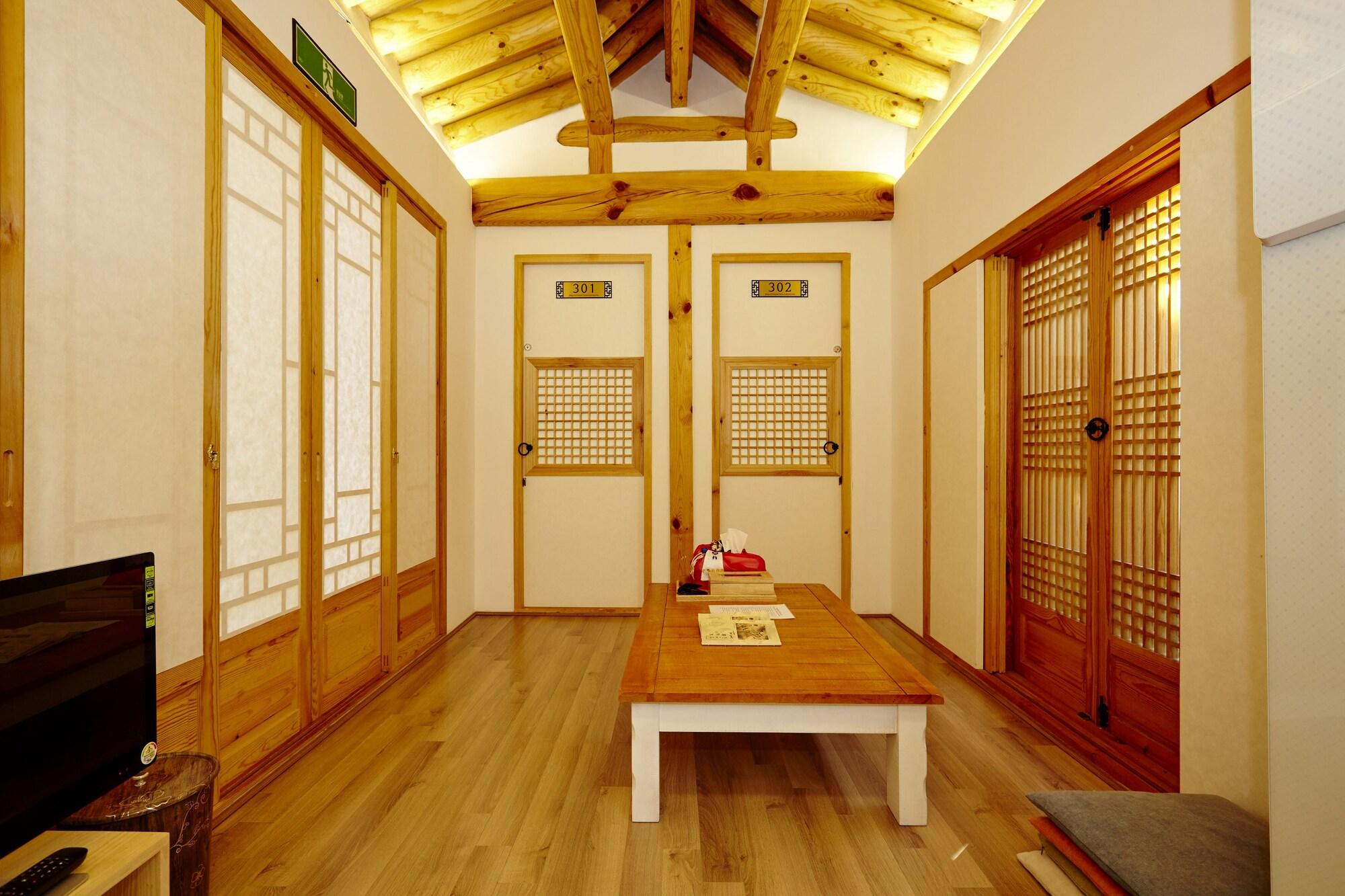 סיאול Hanok 24 Guesthouse Gyeongbokgung מראה חיצוני תמונה